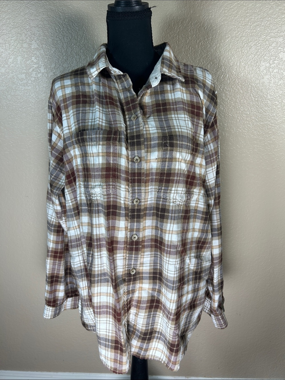 American Eagle Outfitters Brown, White & Tan Plaid Button-Down Shirt Size Large